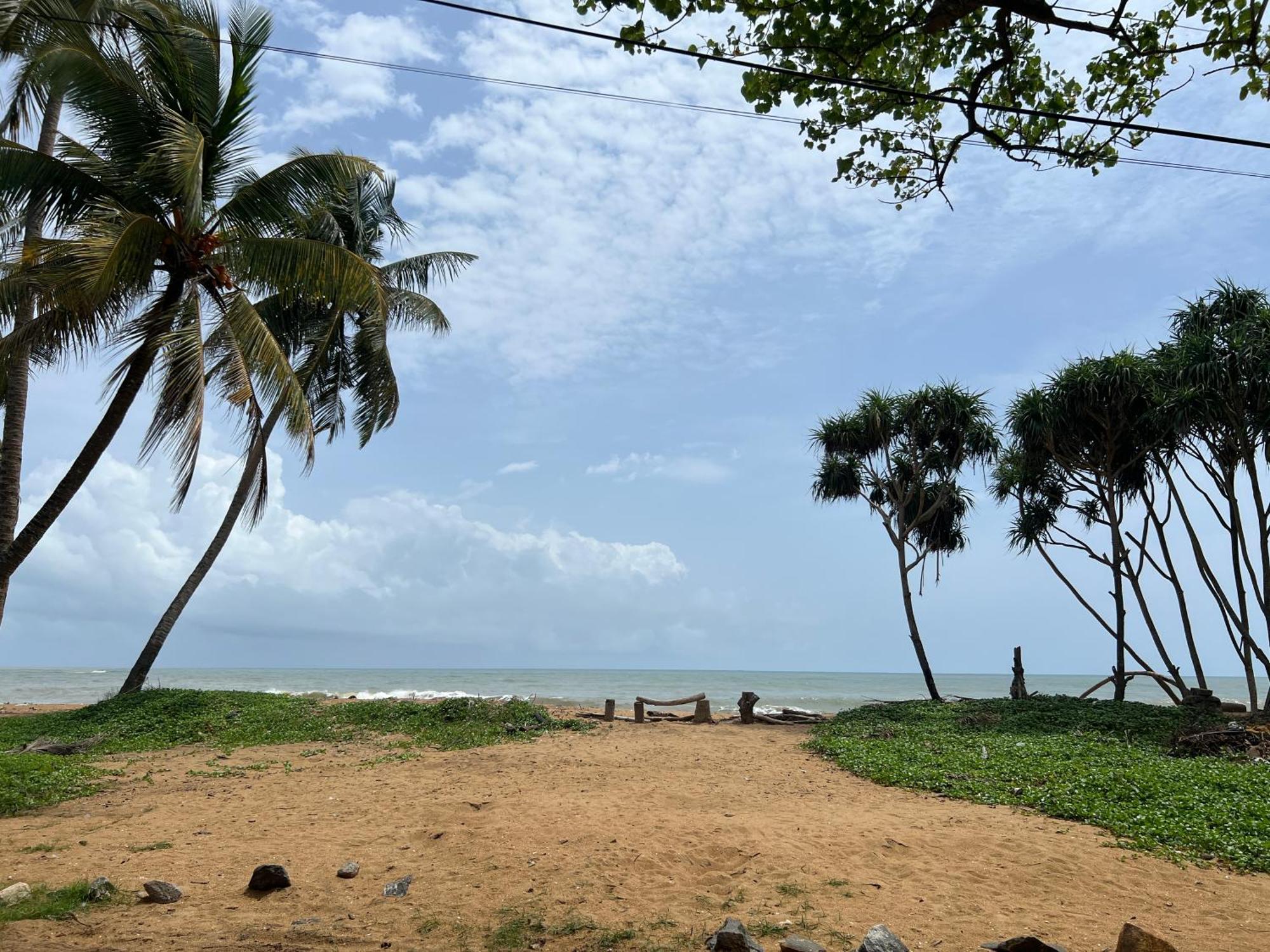 Lohas Beach Resort Villa 卡卢特勒 外观 照片